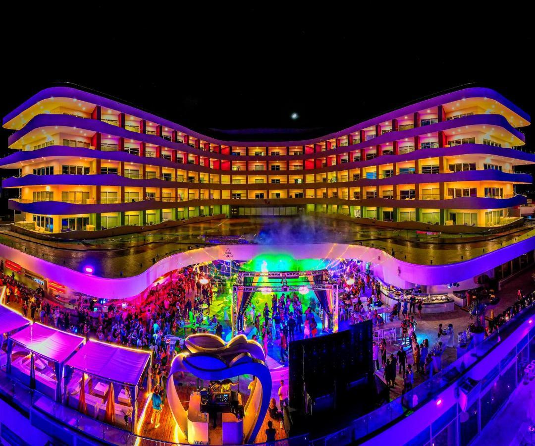 Temptation At The Tower Cancun Resort (Adults Only) Exterior photo