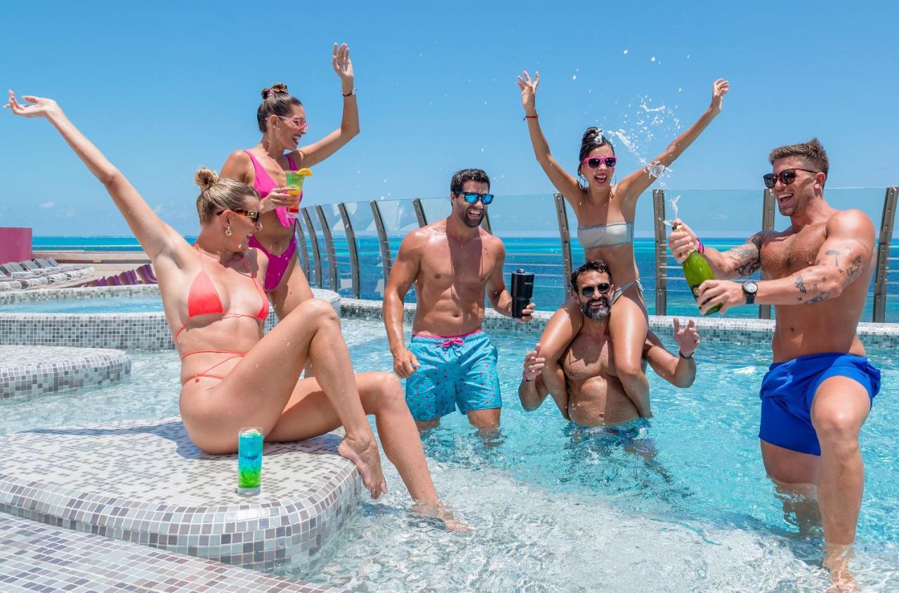 Temptation At The Tower Cancun Resort (Adults Only) Exterior photo
