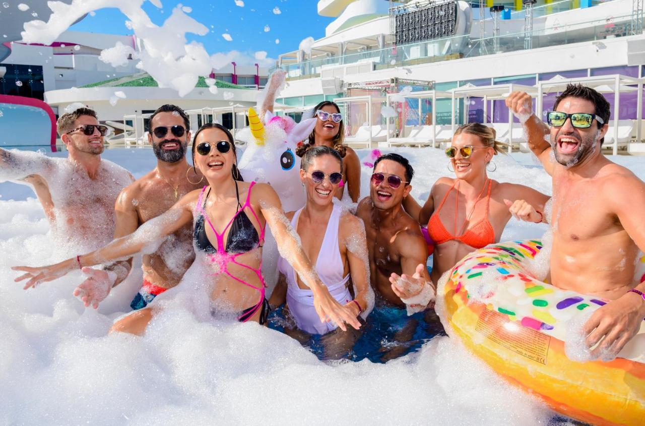Temptation At The Tower Cancun Resort (Adults Only) Exterior photo