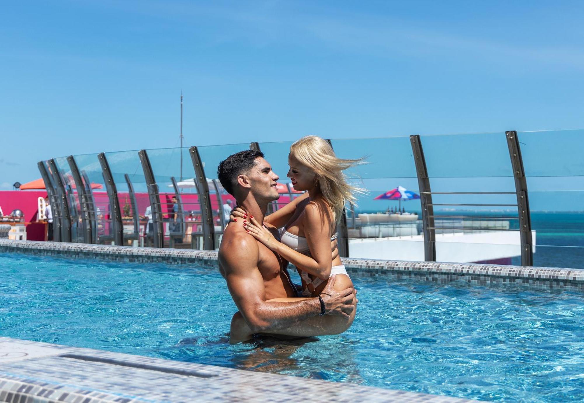 Temptation At The Tower Cancun Resort (Adults Only) Exterior photo